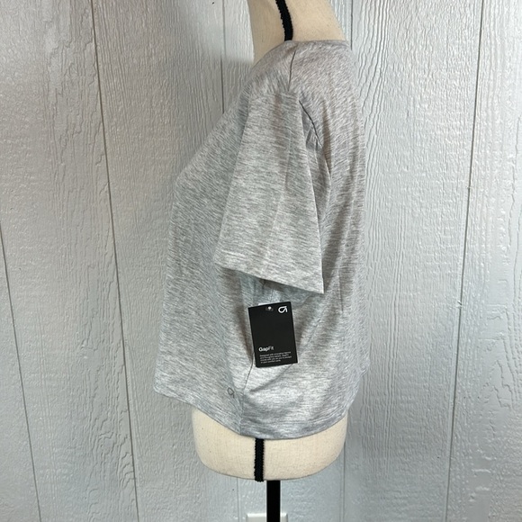 NEW Gap Fit Gray Athletic Crop Top Large - Picture 5 of 10